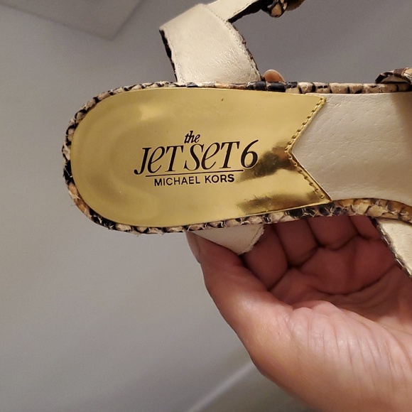 Michael Kors The Jetset 6 Heels - Picture 2 of 3